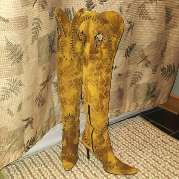 Donald J Pliner Cowhide Sueade Boots - Amazing! Worn 3 times. - Picture 2 of 4